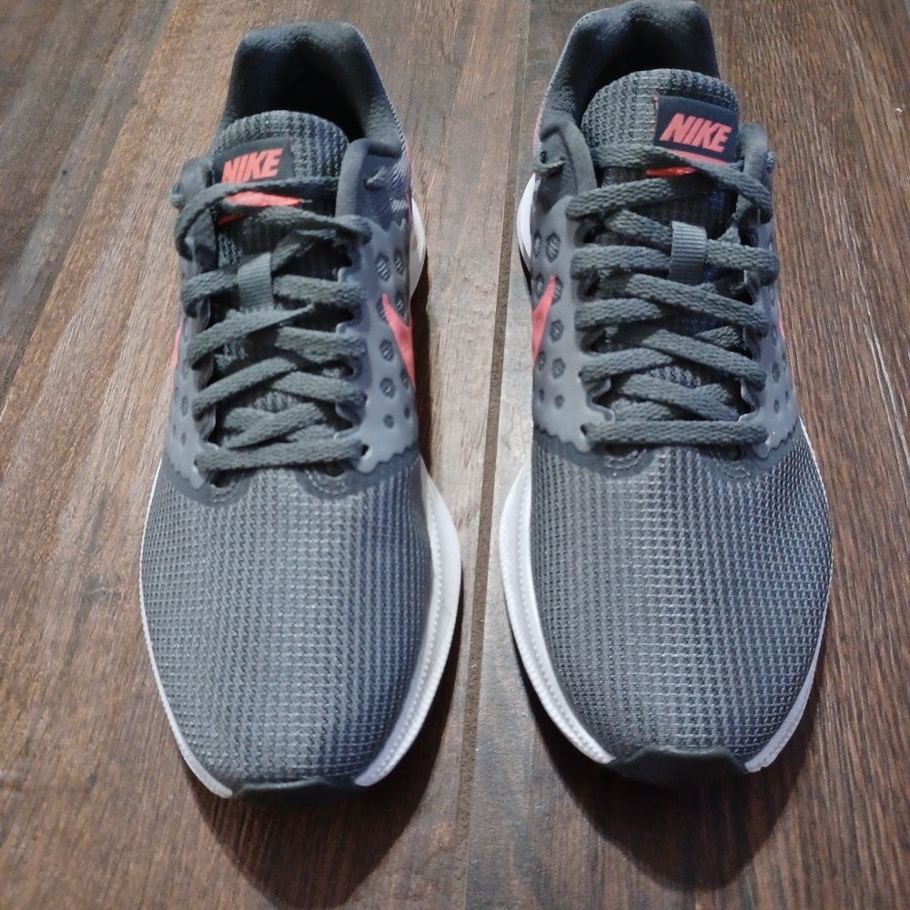 Nike downshifter 7 size 8.5